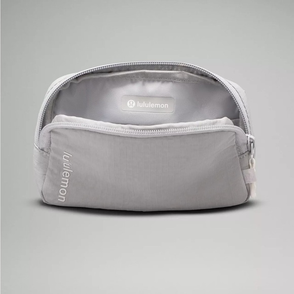 Lululemon Mini Belt Bag- Silver Drop/Vapor - Picture 5 of 6